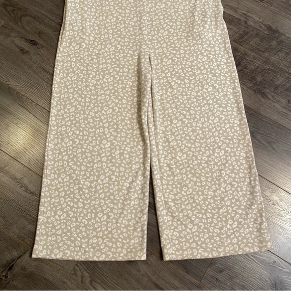 NWT Papillon Jumpsuit Leopard Print soft stretchy over sized beach wear - Picture 3 of 13